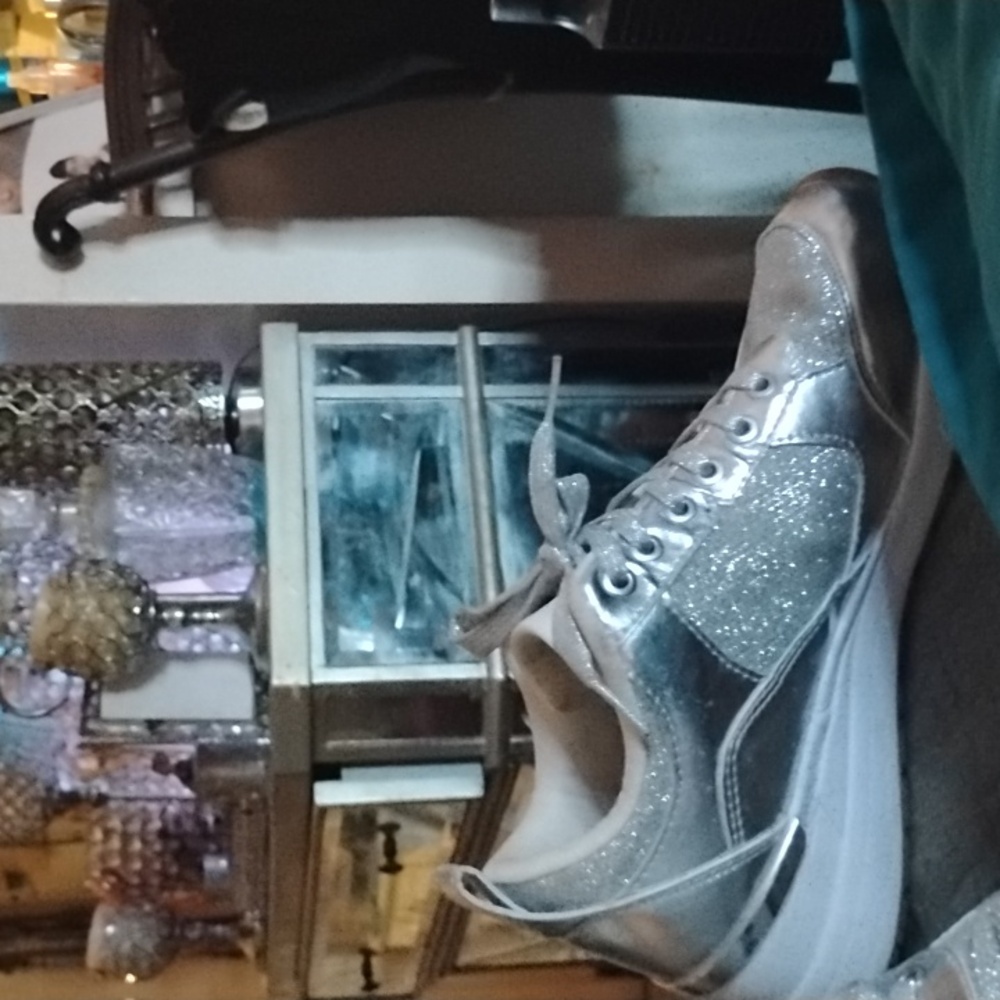Juicy couture tennis shoes silver sparkle